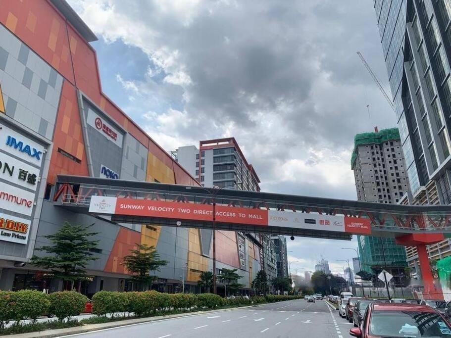 Property building, Street view