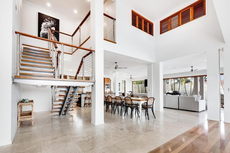 Luxurious, Tropical Haven, Mooloolaba- Moonda5 House in Sunshine Coast