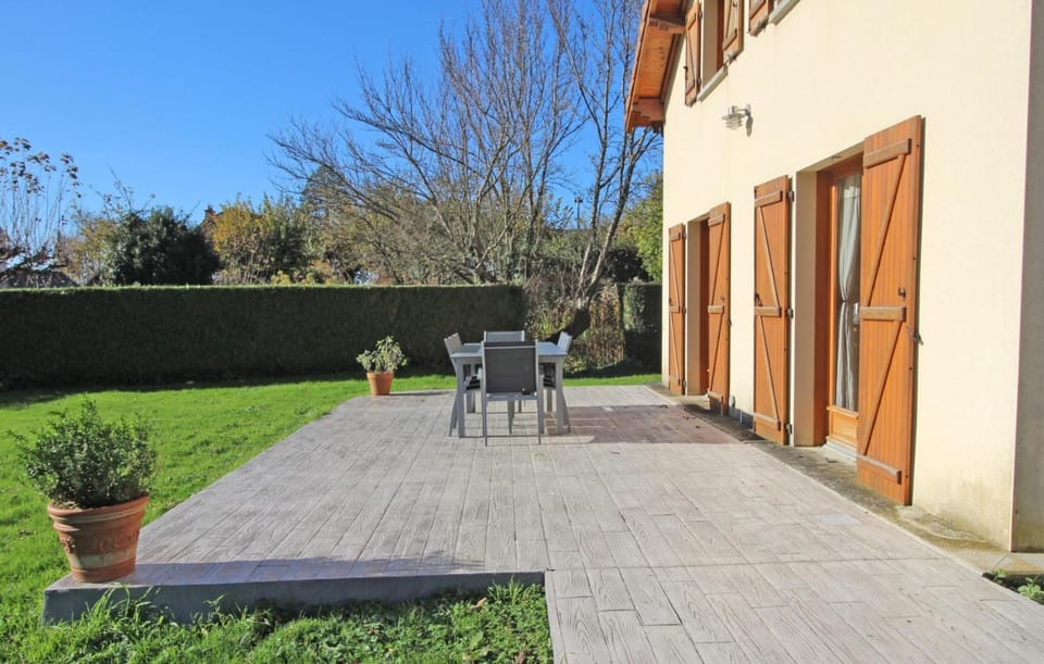 Les tilleuls House in Nouvelle-Aquitaine