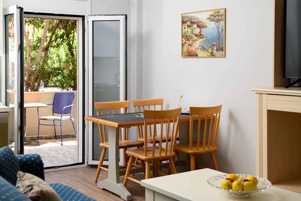 Walk 2 the Beach; Ammoudara APTs Apartment in Crete