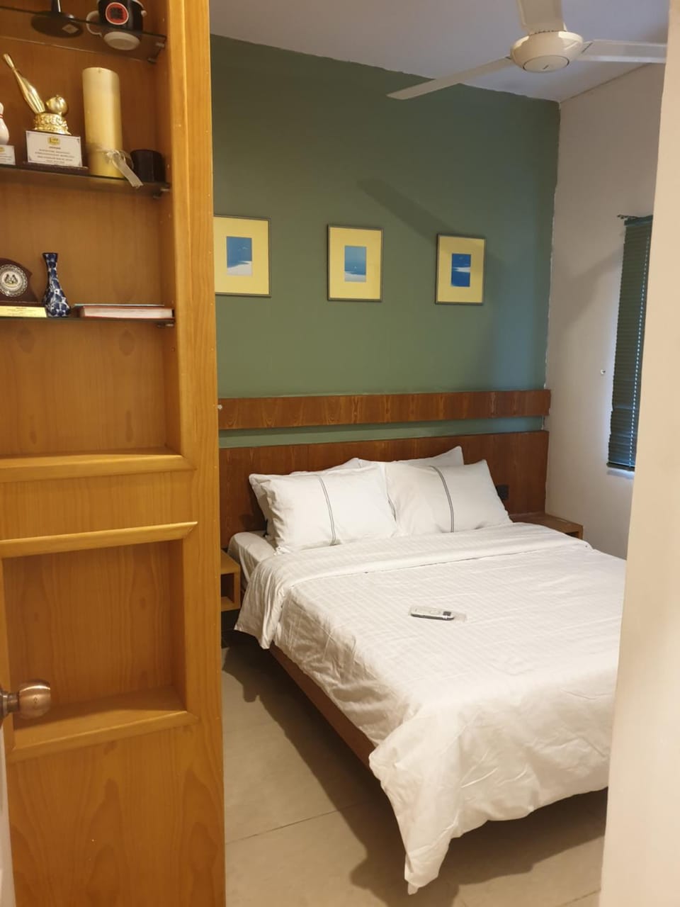 Bed, Photo of the whole room, Bedroom, towels, wardrobe