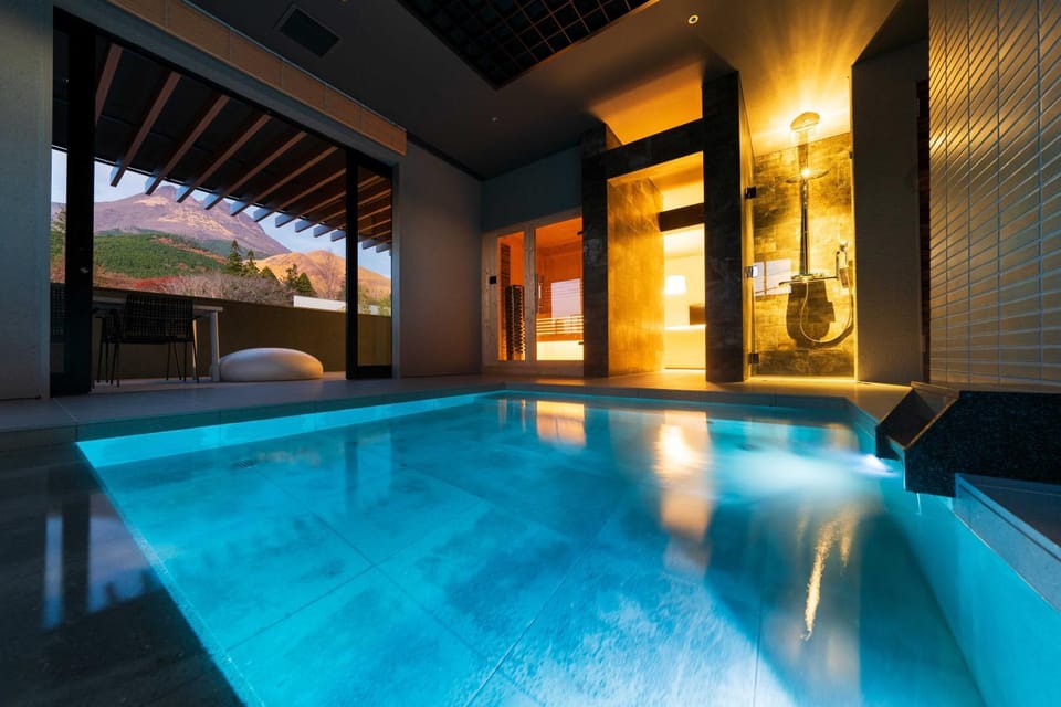 Hot Tub, Bathroom