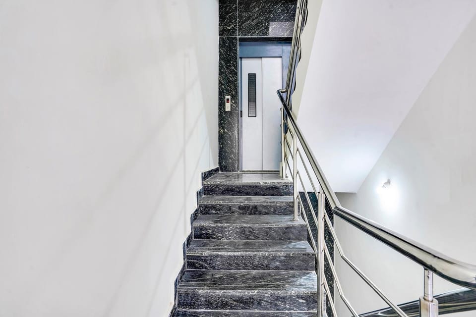 Lobby or reception, elevator
