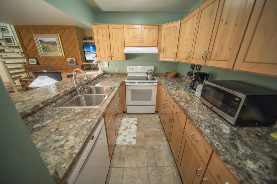 Flying Dutchman 1192 by SummitCove Lodging in Colorado House in Keystone