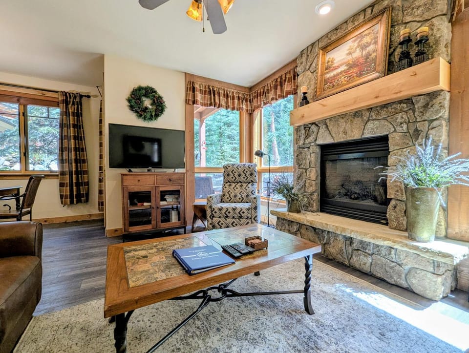 Settlers Creek 6528 by SummitCove Lodging in Colorado House in Keystone