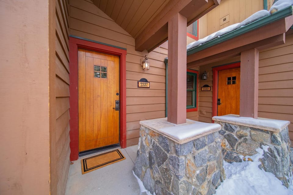 Red Hawk Townhomes 2337 by SummitCove Lodging in Colorado House in Keystone