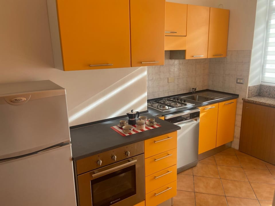 Kitchen or kitchenette, dishwasher, pet friendly, stove