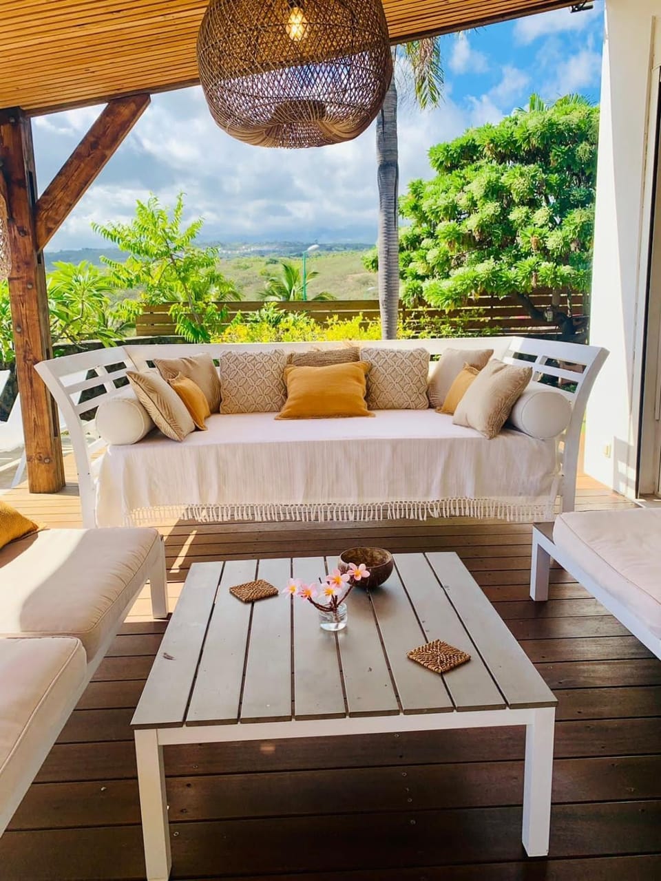 Patio, Day, Natural landscape, Garden, View (from property/room), Balcony/Terrace, Living room, Seating area, Garden view
