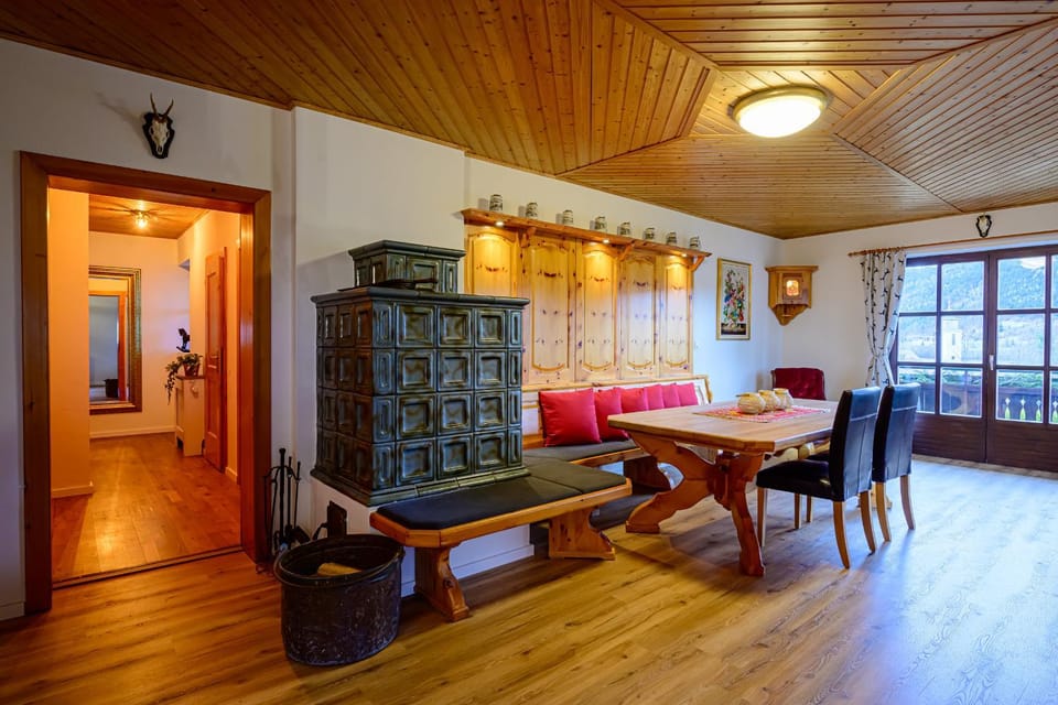 Photo of the whole room, Seating area, Dining area