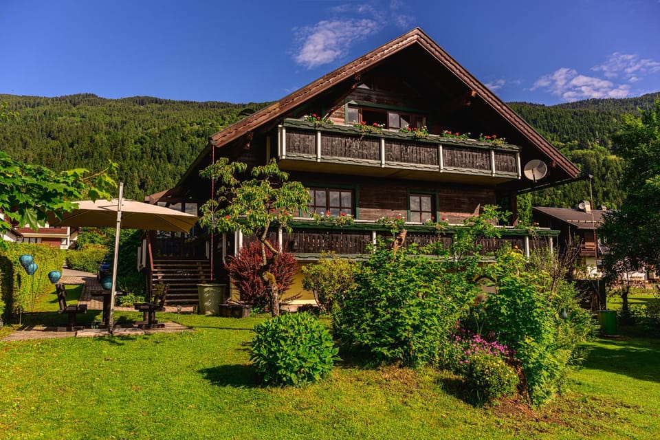 Property building, Day, Natural landscape, Garden, Garden view