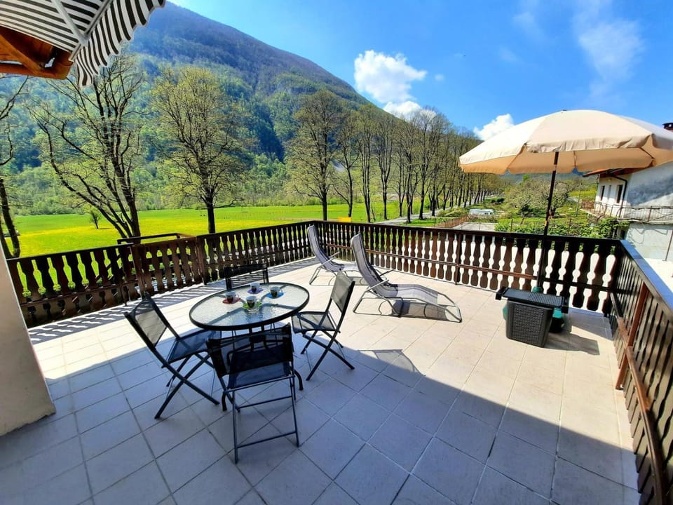 Patio, Balcony/Terrace, Mountain view