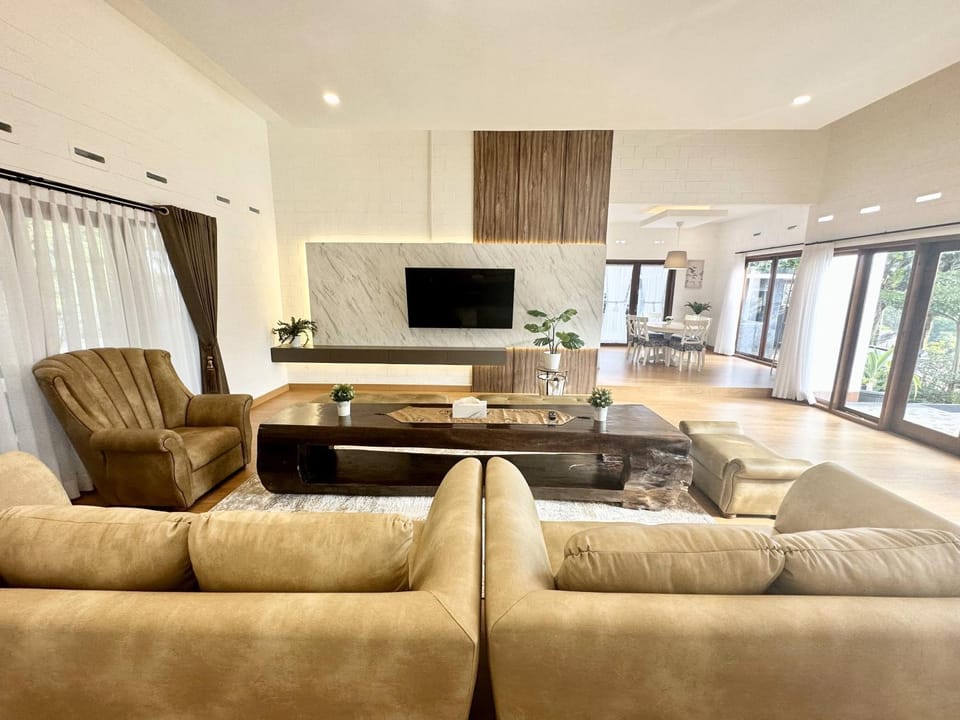Villa Putih Le Cordon Bed and Breakfast in Lembang