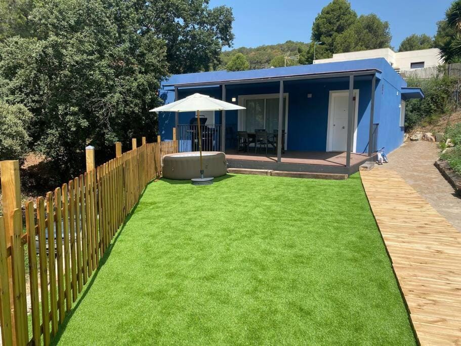 Property building, Garden, Garden view