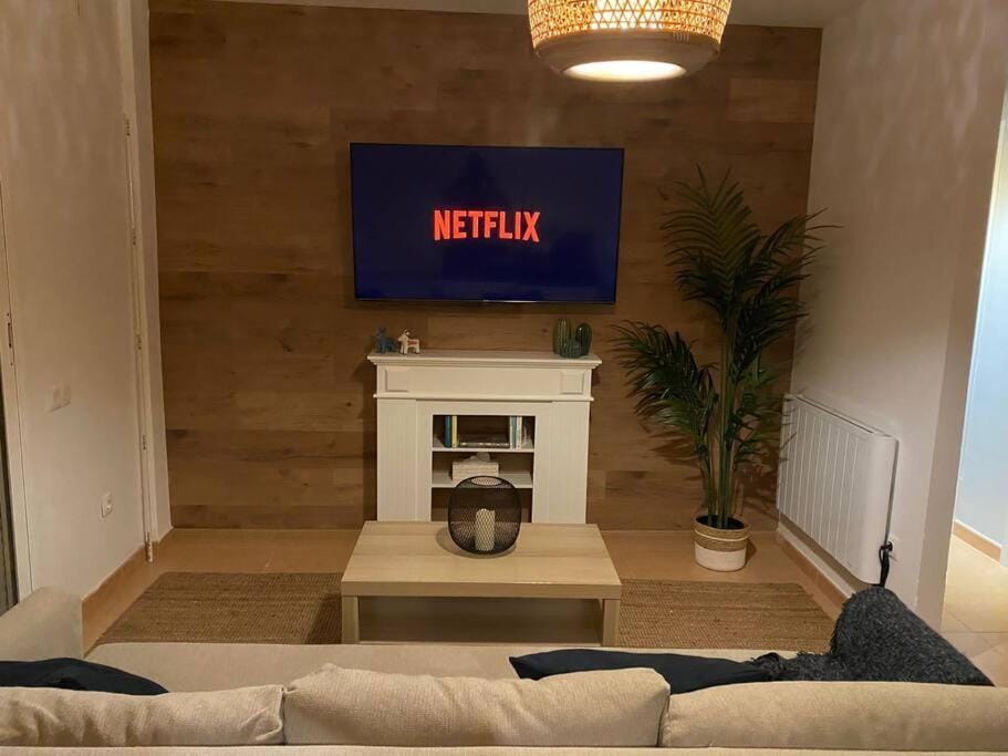 TV and multimedia, Living room, locker