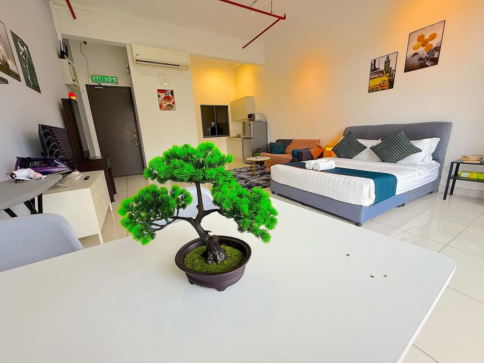 Photo of the whole room, Seating area, Bedroom