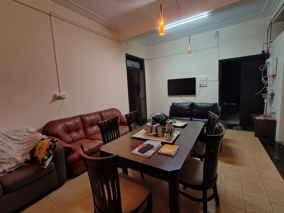 Communal lounge/ TV room, TV and multimedia, Living room, Lobby or reception, Seating area, Dining area, Evening entertainment, Evening entertainment