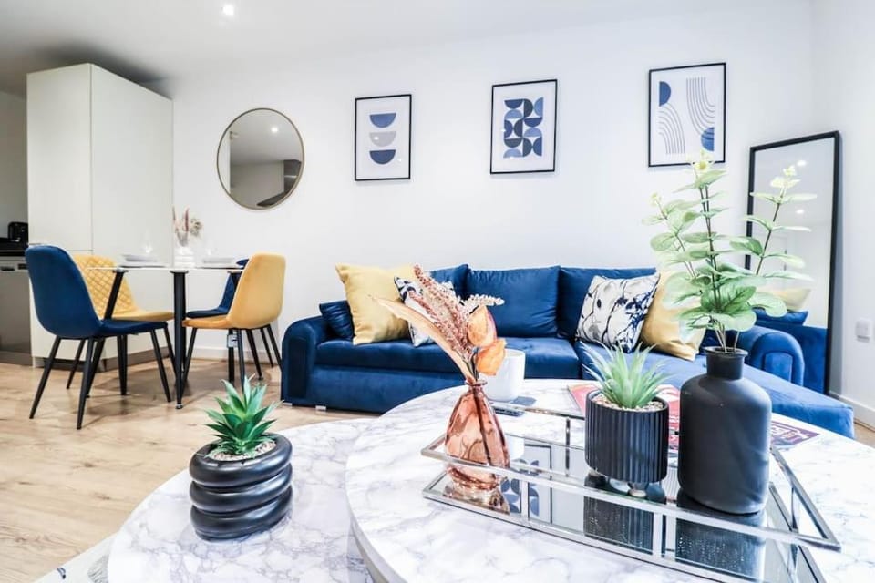 Canary Wharf-10% discount-Fibre Wifi-5mins to Tube Apartment in London