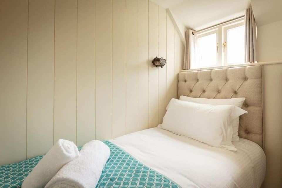 White House Cottage, Port Isaac Bay Holidays House in Port Isaac