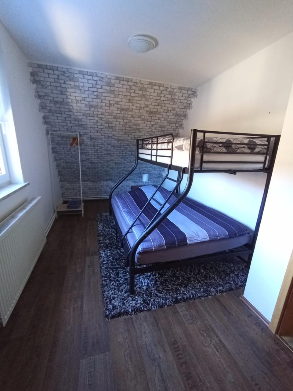 Bedroom, bunk bed