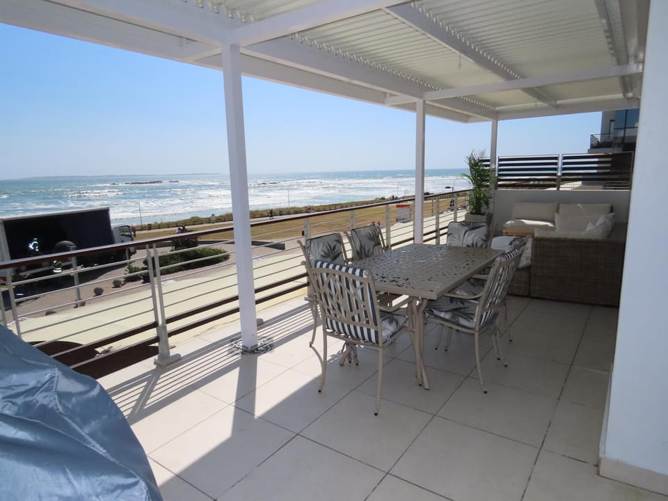 Natural landscape, View (from property/room), Balcony/Terrace, Beach, Sea view