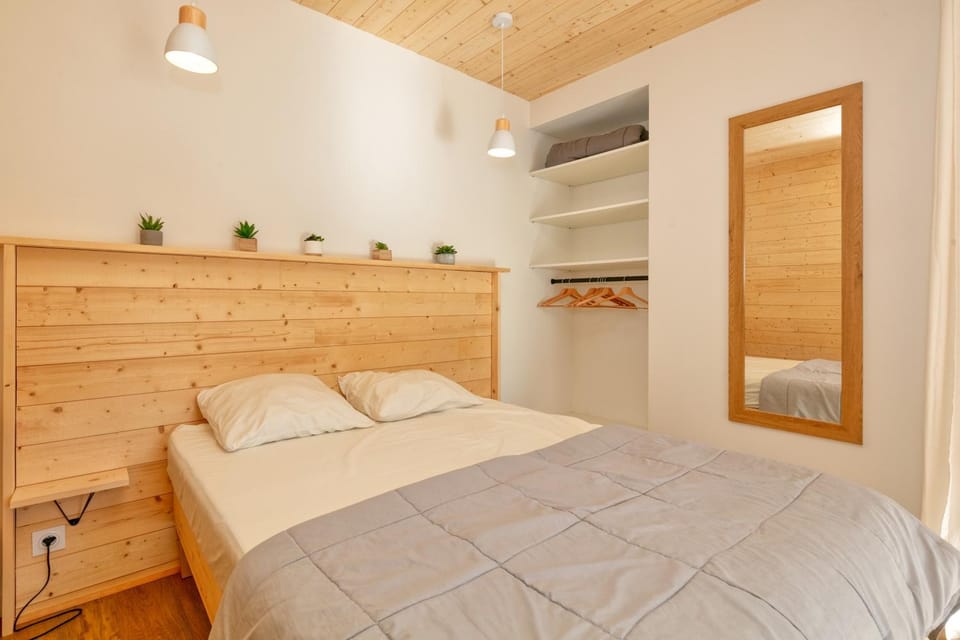 Living room, Bedroom