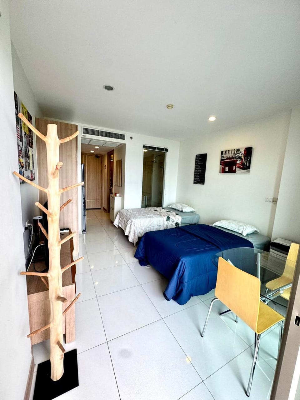 Photo of the whole room