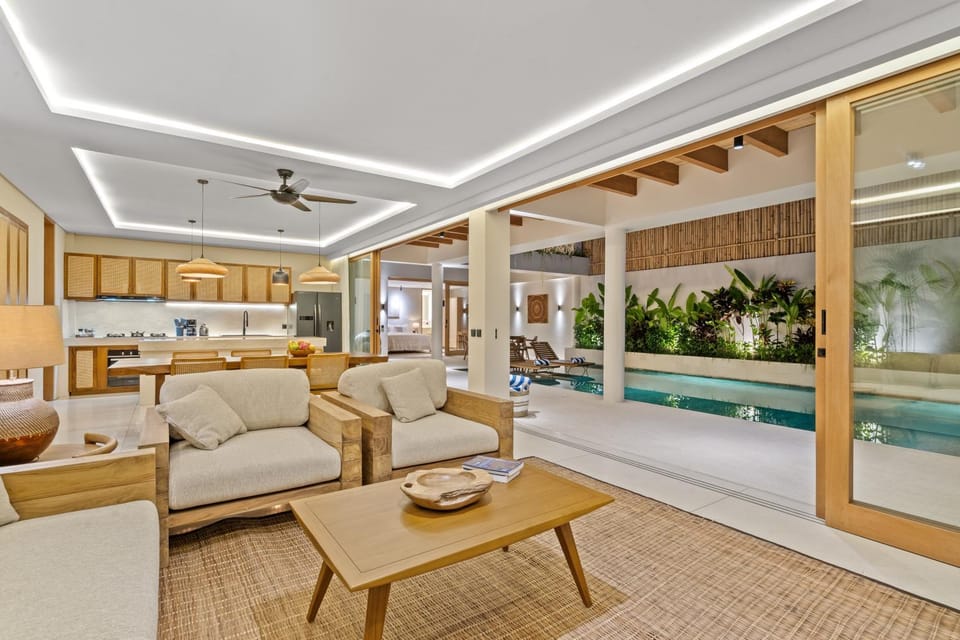 Dining area, Swimming pool, kitchen, air conditioner
