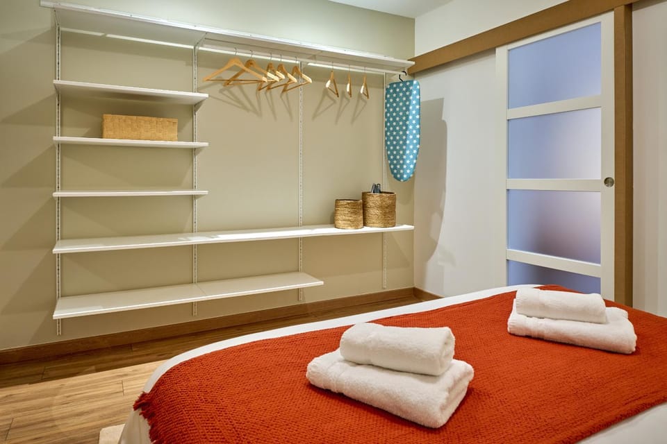 Photo of the whole room, wardrobe