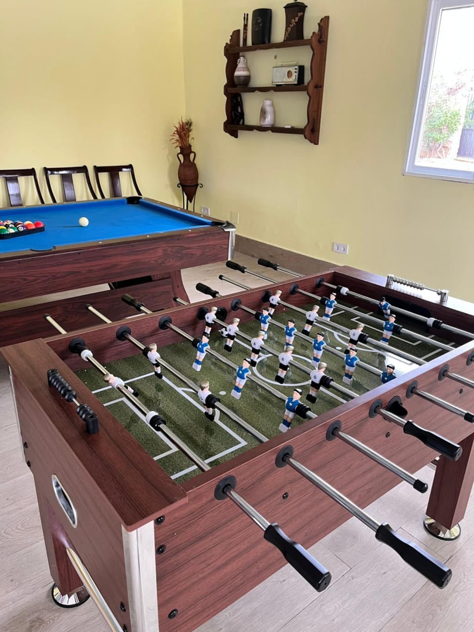 Billiard, Game Room