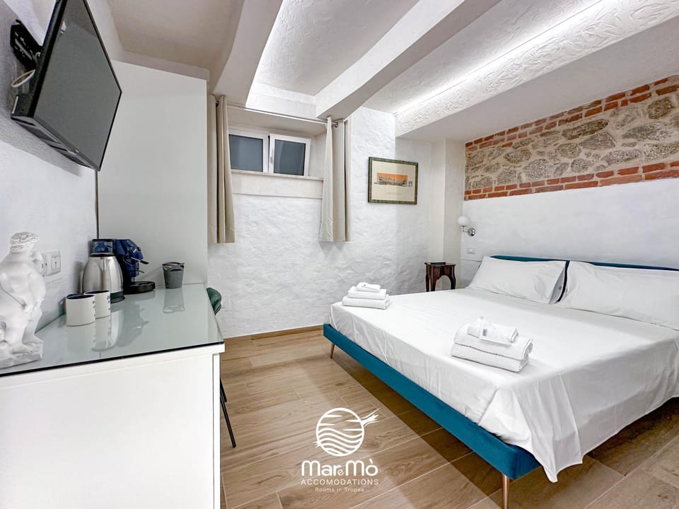 Bed, TV and multimedia, Coffee/tea facilities, Photo of the whole room, Bedroom, Breakfast