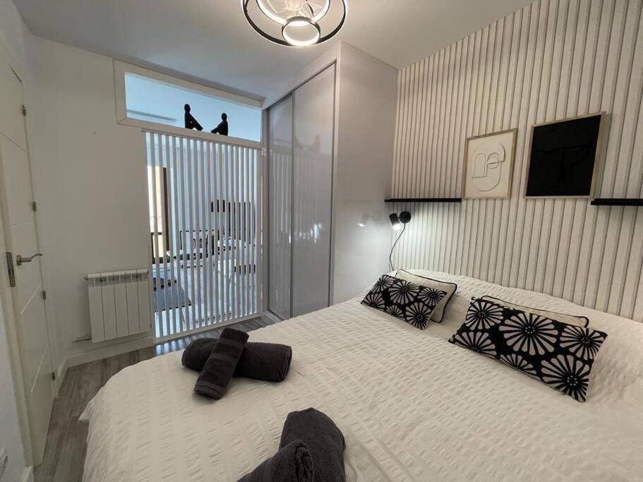 Bed, Photo of the whole room, Bedroom, towels, wardrobe