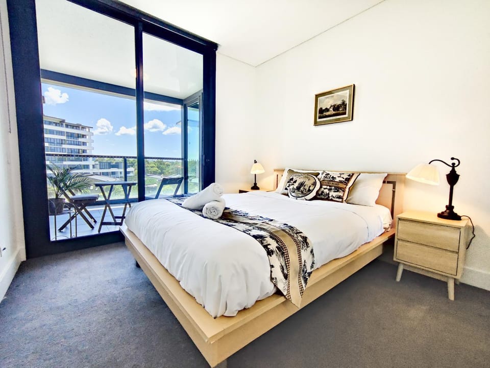 Bed, View (from property/room), Photo of the whole room, Bedroom