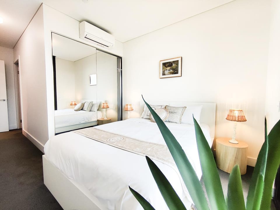 Bed, Photo of the whole room, Bedroom, air conditioner