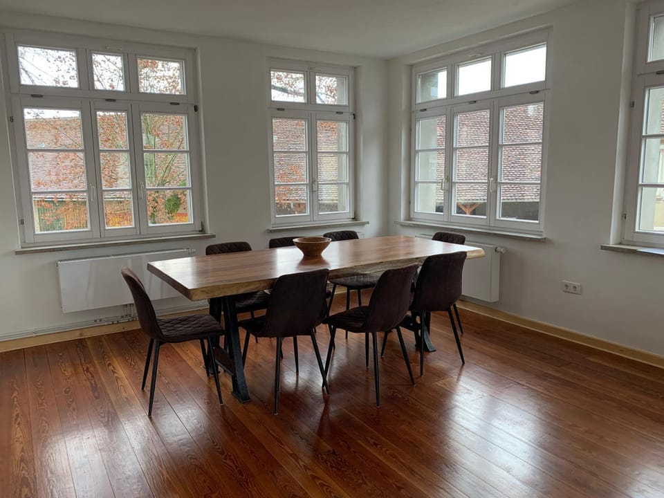 Living room, Seating area, Dining area
