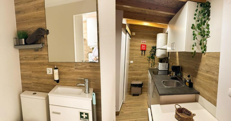 Bathroom, Kitchen or kitchenette, Living room, Seating area