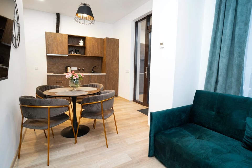 Kitchen or kitchenette, Living room, Dining area