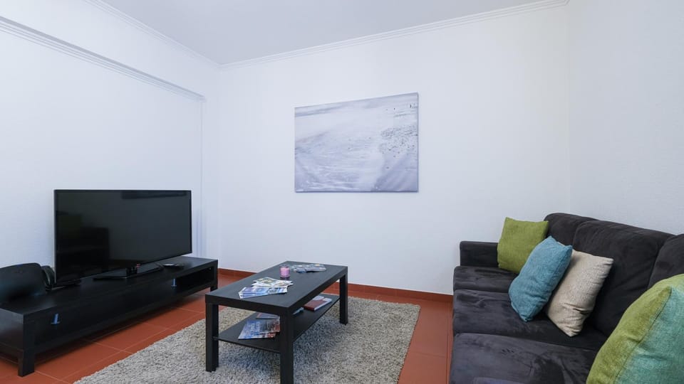 Communal lounge/ TV room, TV and multimedia, Living room, Seating area