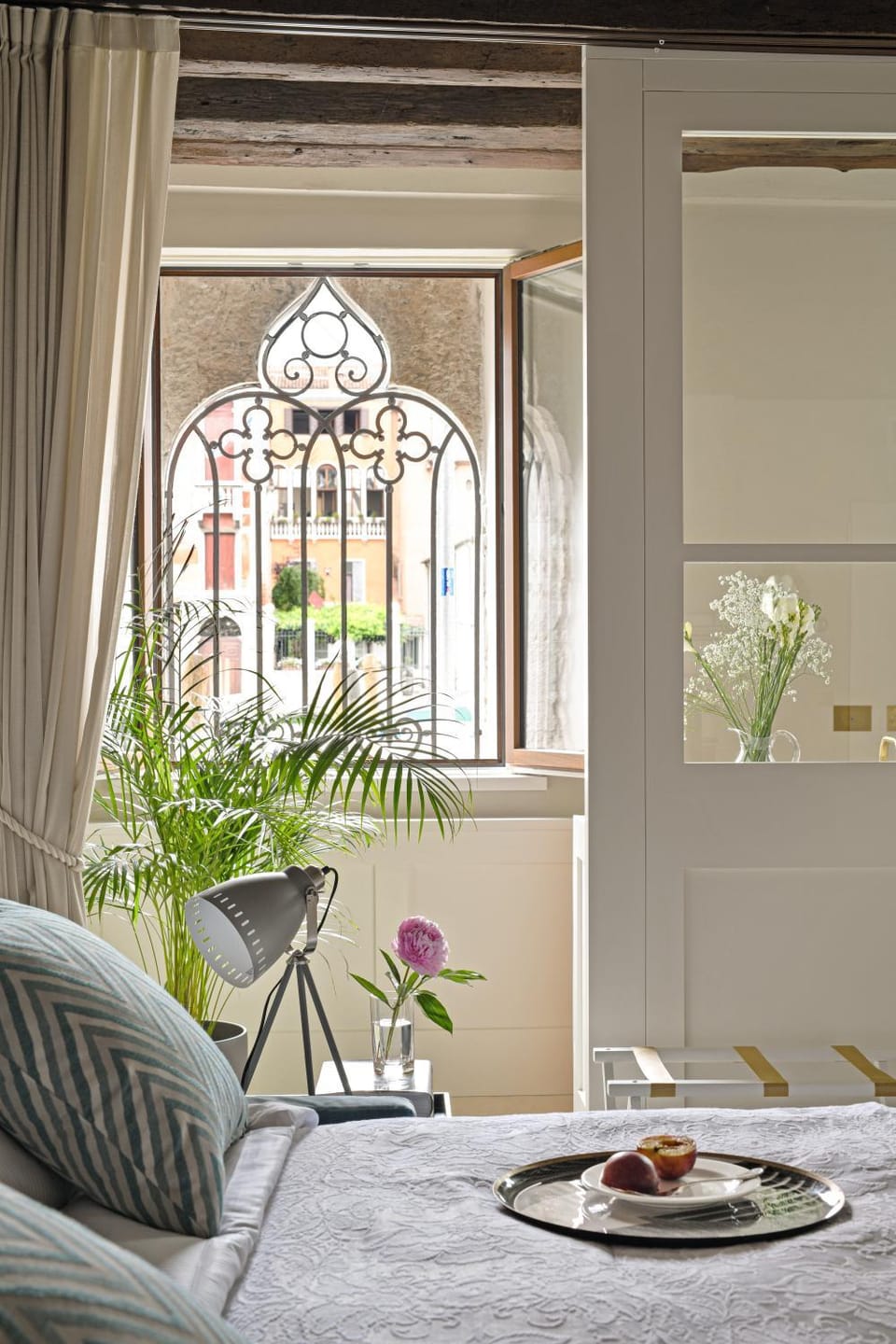 Bed, View (from property/room), Balcony/Terrace, Living room, Photo of the whole room, Dining area, Bedroom