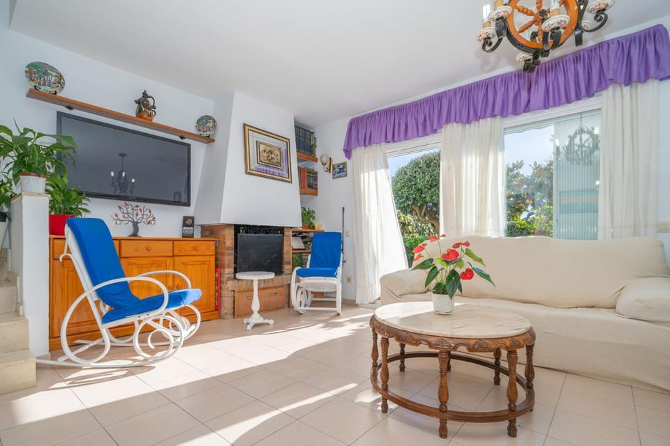 Communal lounge/ TV room, Living room