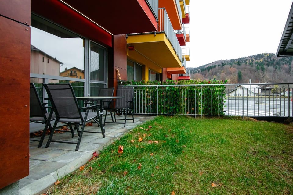 Patio, Natural landscape, Balcony/Terrace, Dining area, Mountain view