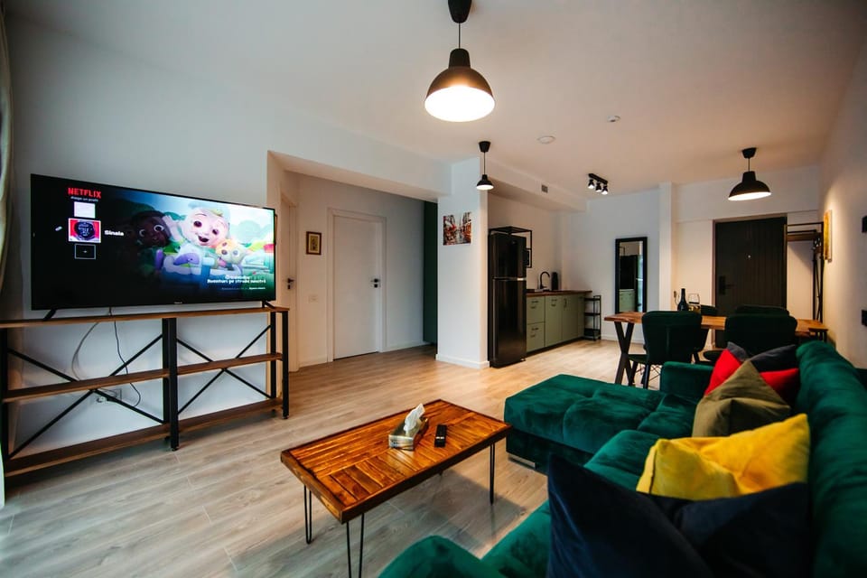 Communal lounge/ TV room, Living room, Evening entertainment