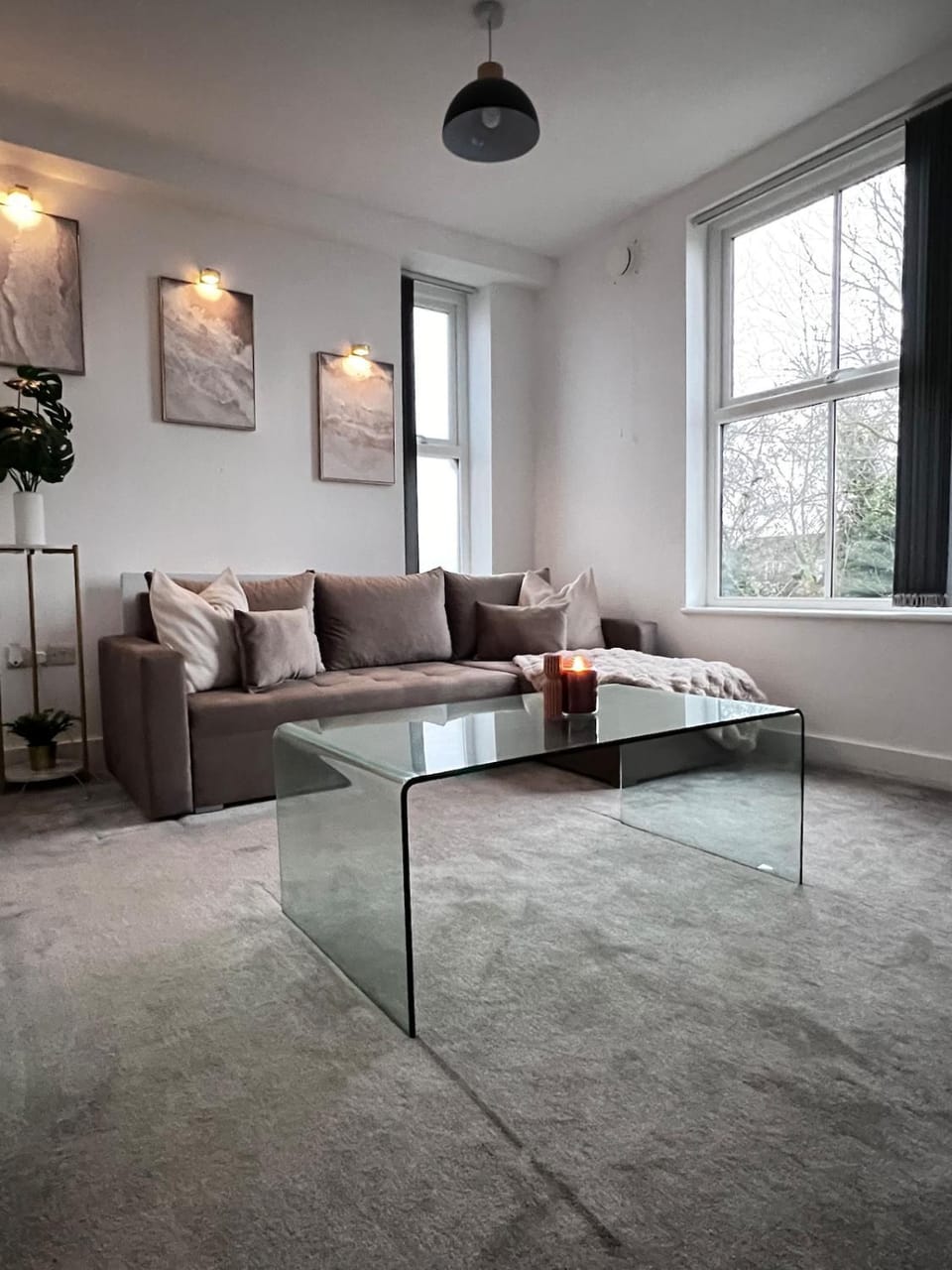 Modern Luxury Escape Suite In The Heart of Urmston Town Centre Apartment in Stretford