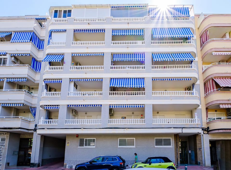Property building, Facade/entrance, Location