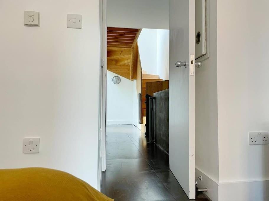 Stylish 3 Bed House, Shoreditch House in London Borough of Hackney