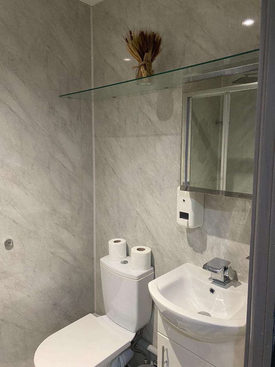 Holiday Plus - Holmfield Road Apartment in Blackpool