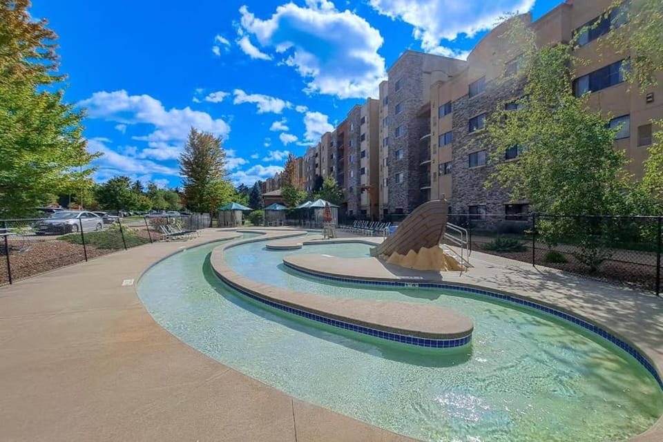 Chula Vista Condo 2145 & 2147 Full Property House in Wisconsin Dells