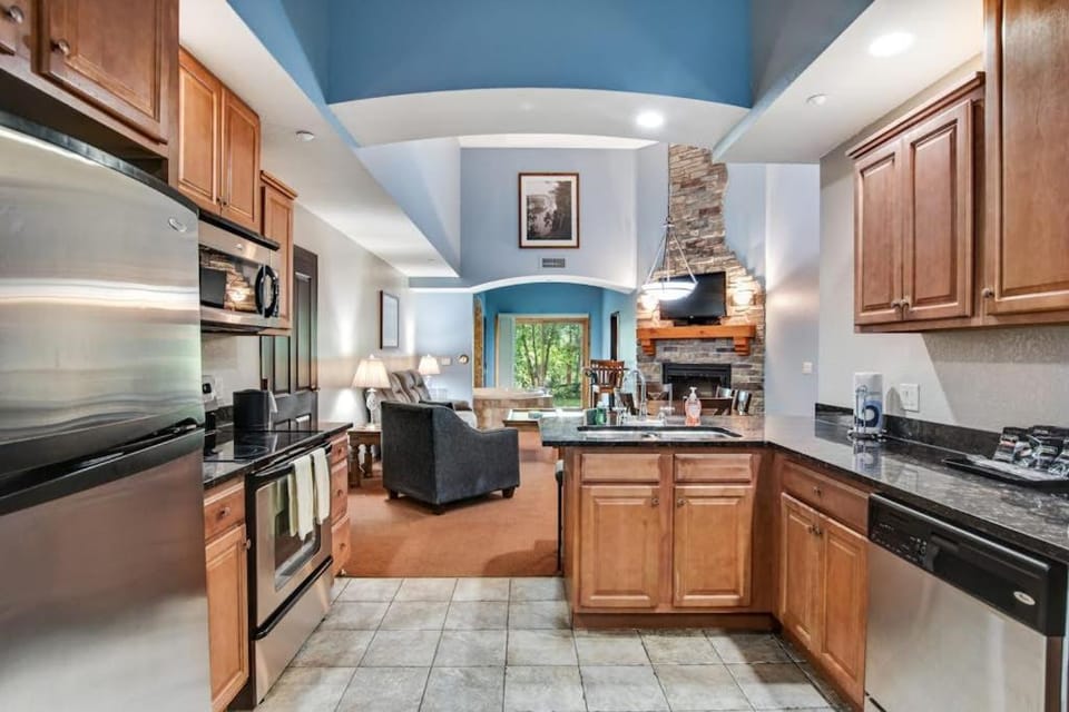 Chula Vista Condo 2145 & 2147 Full Property House in Wisconsin Dells