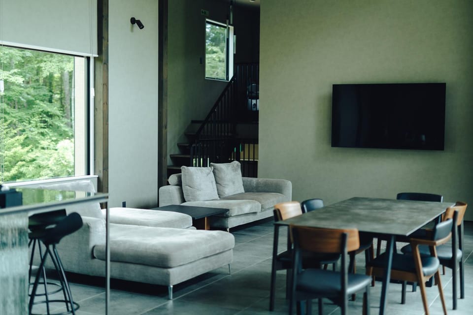 Living room, Dining area