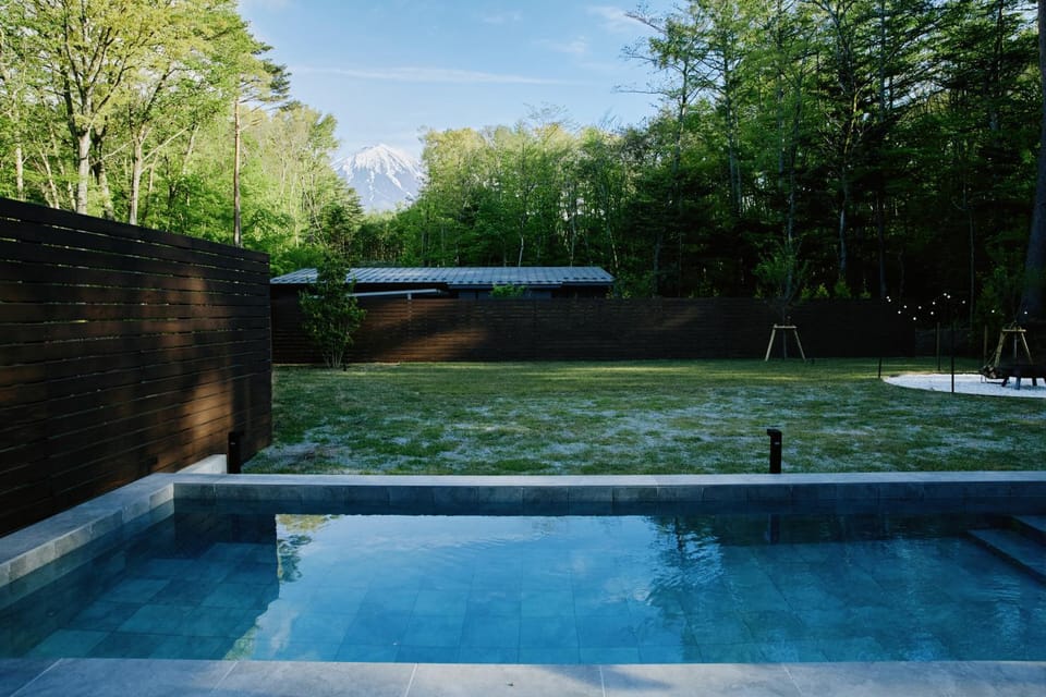 Property building, Swimming pool