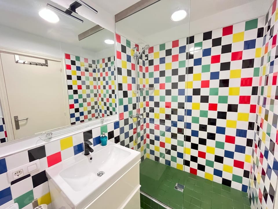 Shower, Bathroom